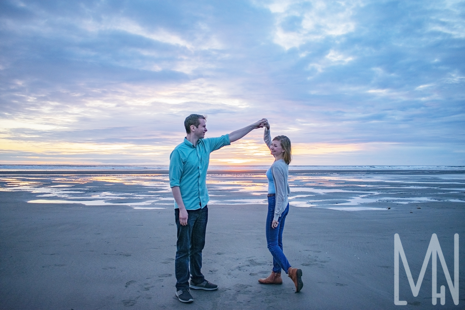 Meghan Nelson Women Couple Sunset Beach Love Men Portrait Jump Fun Kiss Romantic Photographer Destination Adventure Washington Seattle